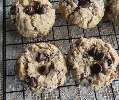 Healthy Chocolate Chip Oatmeal Cookies