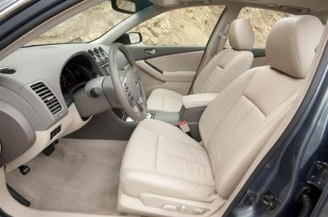 2011 Nissan Altima Front Seats