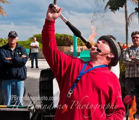 PHOTOGRAPHING STREET ENTERTAINERS