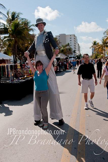 PHOTOGRAPHING STREET ENTERTAINERS