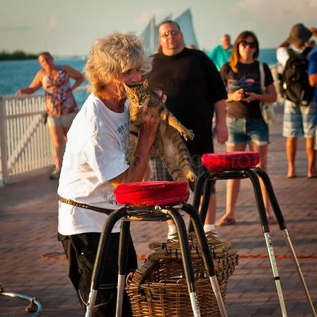 PHOTOGRAPHING STREET ENTERTAINERS