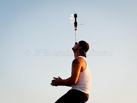 PHOTOGRAPHING STREET ENTERTAINERS