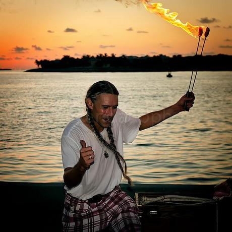 PHOTOGRAPHING STREET ENTERTAINERS