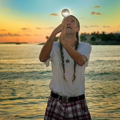 PHOTOGRAPHING STREET ENTERTAINERS