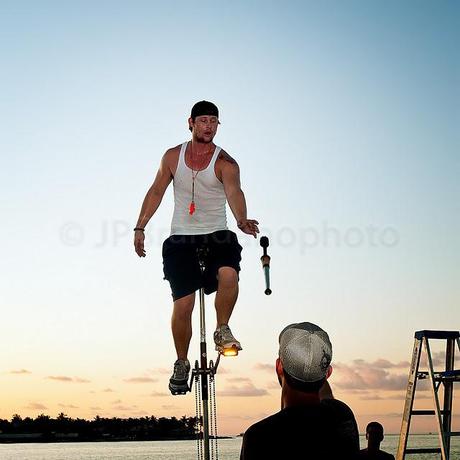 PHOTOGRAPHING STREET ENTERTAINERS