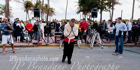 PHOTOGRAPHING STREET ENTERTAINERS