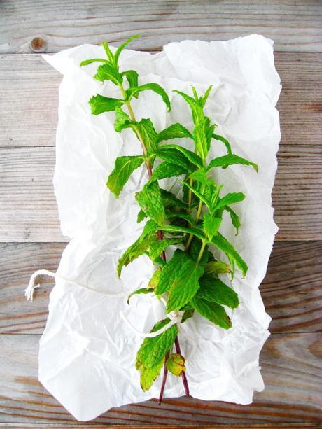 Pears with Mint Leaves and Lemon Syrup