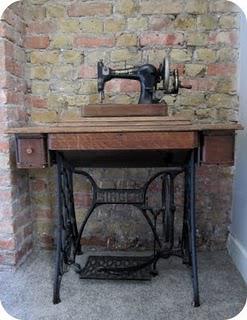 Vintage Find: Harris-E Sewing Machine