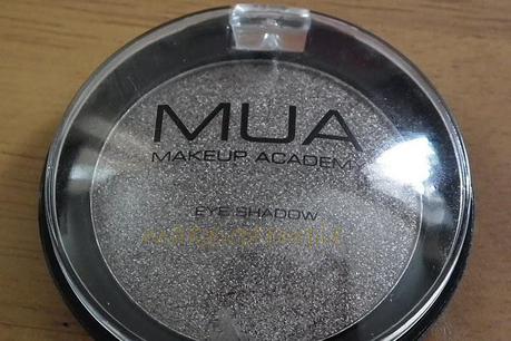 Swatches:Eye Shadow :MUA:Make Up Academy:MUA Eye Shadow No:11 Pearl Swatches
