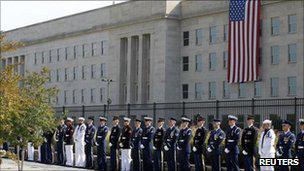 Soldiers in front of the Pentagon