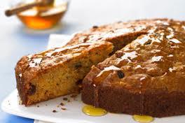 Carrot cake, honey and raisins