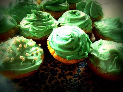 Vintage Vanilla Cupcakes