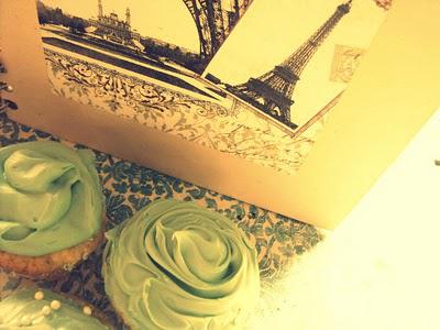 Vintage Vanilla Cupcakes