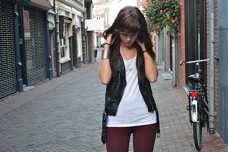 Outfit: Burgundy treggings