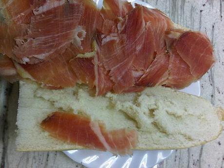 SANDWICH WITH SPANISH HAM