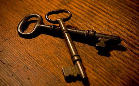 Unlocking The Riddle Of Skeleton Key Necklaces