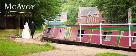 A very English Worsley Park Wedding Part Three – canals, more tea and lots of dancing