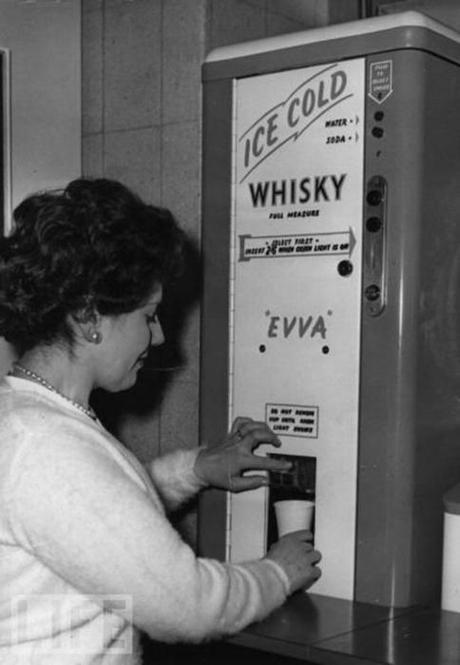 Booze Gadget: Whisky Vending Machine