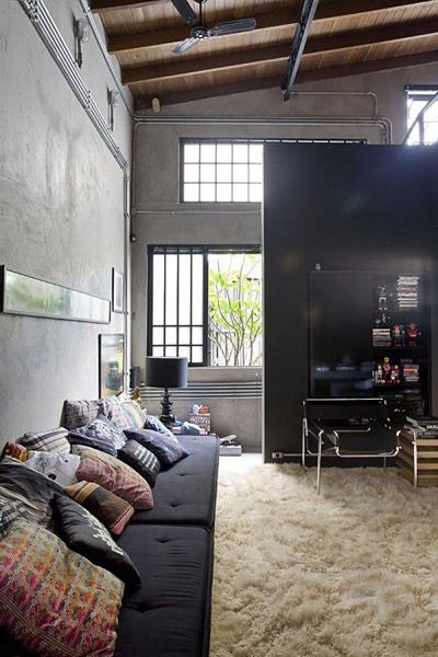 INDUSTRIAL CHIC: Feminine/Masculine