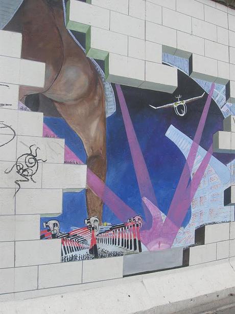 BERLIN WALL East Side Gallery, Graffiti (September 2011)