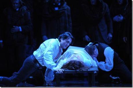 Giuseppe Filianoti, Susanna Phillips and Brian Mulligan in Lucia di Lammermoor (photo credit: Dan Rest)