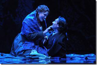 Susanna_Phillips and Giuseppe Filianoti in Lucia di Lammermoor (photo credit: Dan Rest)