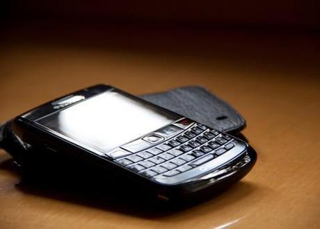 BlackoutBerry: Outages rock RIM’s BlackBerry smartphones, users are outraged