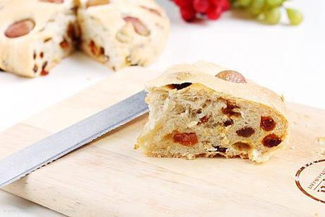 Grape and raisin flatbread (vegan)