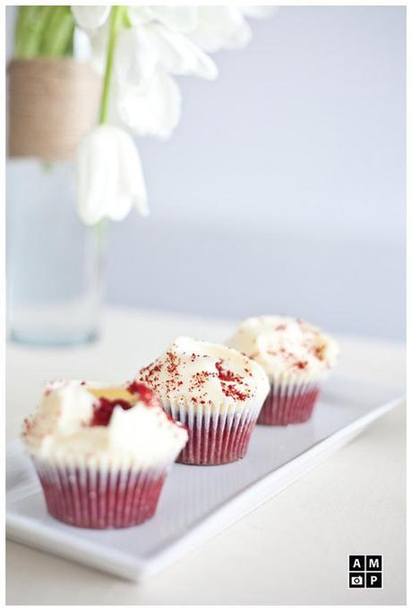 Sweet inspiration for your wedding: Dessert table versus Wedding cake!