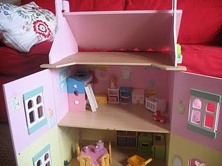 Review: Le Toy Van Sweetheart Cottage Dolls House