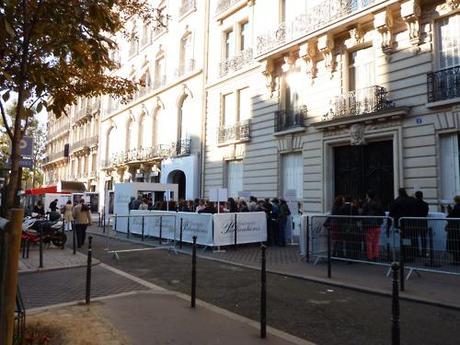 I was 6th in line for the opening of the Givenchy open day at 10am, by the time i left at 10:30 the queue was at least 3 hours long, definately glad that I got out of bed that bit early!
xoxo LLM