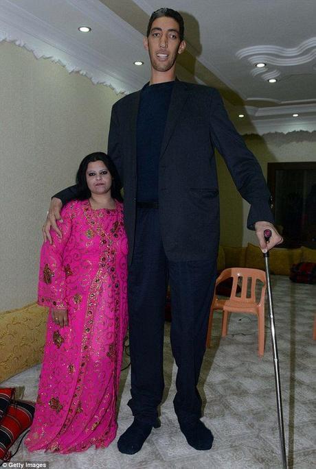 Worlds-tallest-man-wedding-2