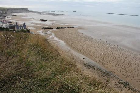 9,000 Fallen Soldiers Etched into the Sand on Normandy Beach to Commemorate Peace Day WWII war sand Normandy installation 