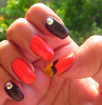 A Quick Mani For Fall/Halloween!  (No Nail Art Tools Required!)