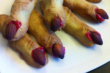 mokapink-halloween-witch-fingers-biscuits