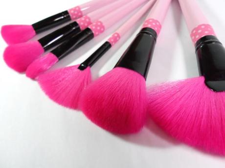 Romwe Pink Makeup Brushes