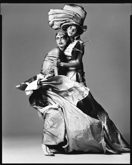 Richard Avedon for W perfection
I get some mystery, a little Tim Burton, some creepy factor … oh Happy Halloween “be serious”