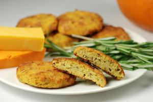 Low-carb pumpkin cheddar biscuits