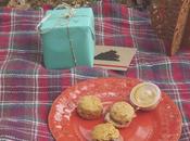 {How Throw Holiday Themed Picnic}