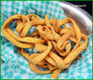 Ribbon pakoda