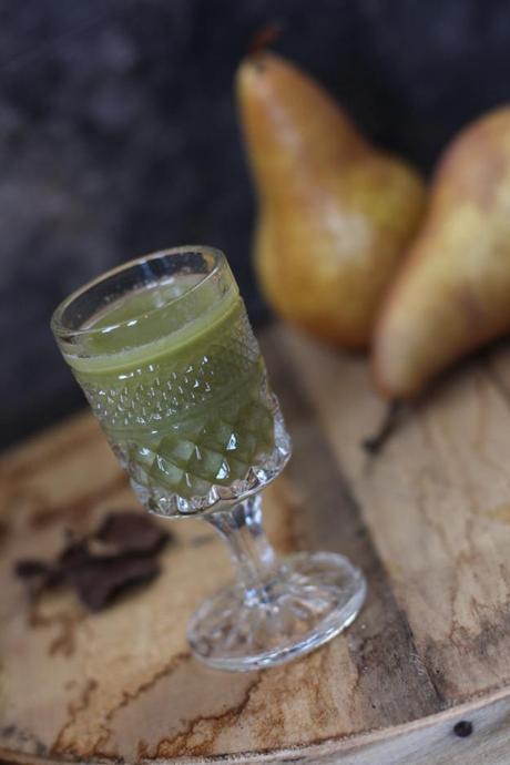 Pear Juice and Pears