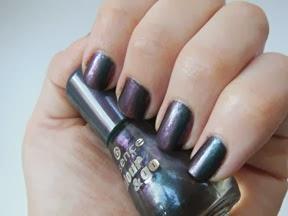 Weekly Polish Picks - 02 November 2013 w/ Illamsaqua & Essence