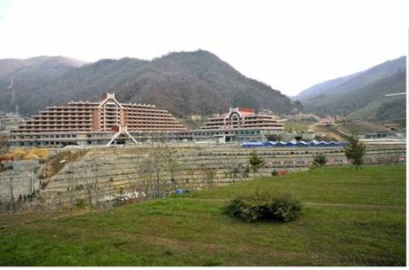 View of the construction of the Masik Pass Ski Resort in Kangwo'n Province (Photo: Rodong Sinmun).