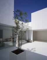 White Cave House by Takuro Yamamoto Architects