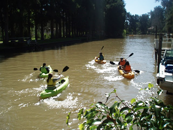 kayak1 Tigre   a different place