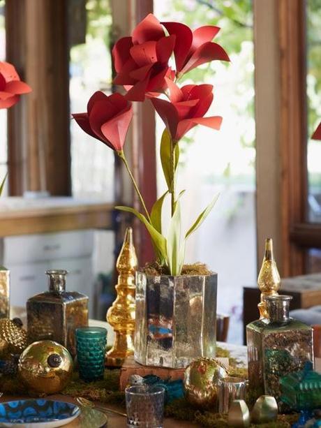 How to create a holiday tablescape with paper flower amaryllis
