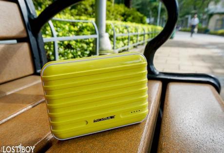 The Pack List: MOMAX iPower GO External Battery Pack
