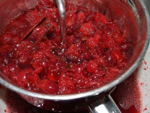 Cranberry, Clove and Cinnamon Ham Glaze/ Kelli’s Retro Kitchen Arts