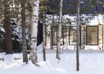 Lake Cottage with mirrored entrance by UUfie