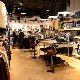  ACCENT CLOTHING EXPANDS IN THE FACE OF THE FAILING HIGH STREET